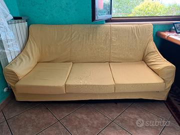 Divano letto matrimoniale – €120