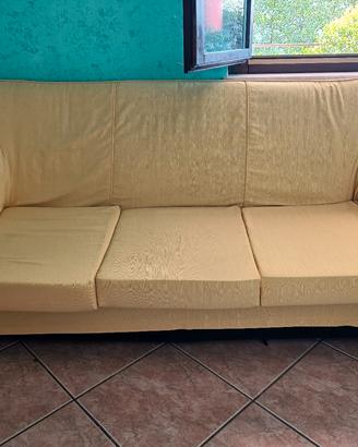 Divano letto matrimoniale – €120