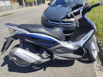 Beverly 300 2015 km9500