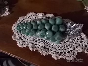 Grappolo d'uva di pietra verde