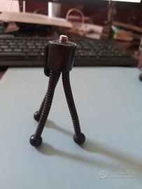 Mini treppiede nero con gambe flessibili