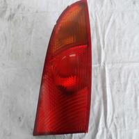 FANALE POSTERIORE DX A LED INTEGRATO NEL PORTELLON