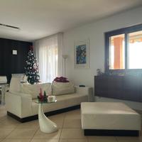 Divano + Pouf in pelle bianchi MD House