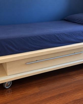Letto singolo con rotelle e 4 cassetti