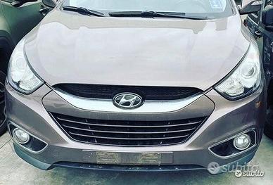 Hyundai ix35 2015 frontale completo