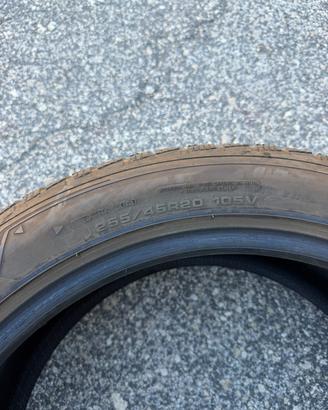 4 Gomme Invernali Goodyear 255/45 R20 105V XL