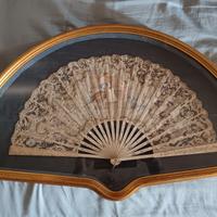Elegantissimo Ventaglio Antico in Merletto e Scena