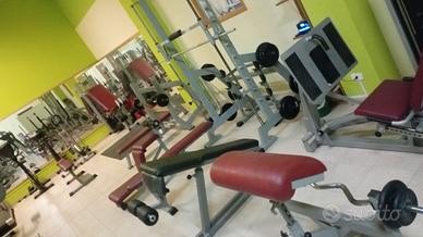 Attrezzi sala pesi e per il Pilates