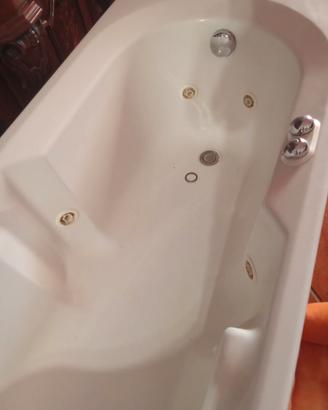 Vasca da bagno idromassaggio