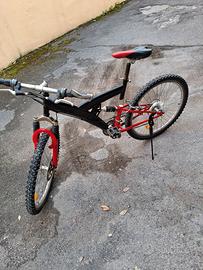 bici mountainbike rosso nera cerchi 26