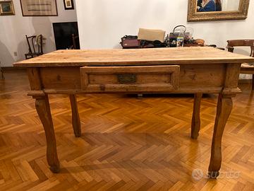 Tavolo in legno