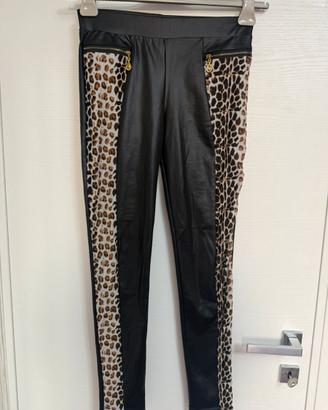Leggings effetto pelle con stampa leopardata