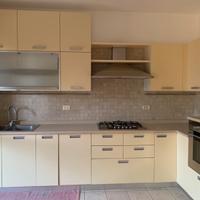 Cucina completa di elettrodomestici