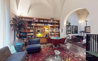 PALAZZOTTO SIGNORILE NEL CUORE DI SAN CESARIO.