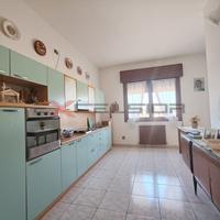 CAVARZERE: appartamento di generose dimensioni