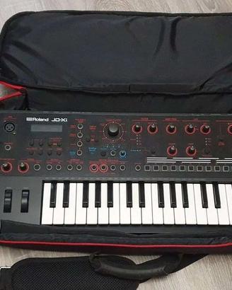 Roland JD-XI Synth + Custodia Rigida