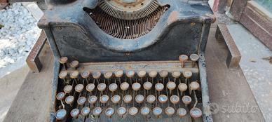 macchina da scrivere anni 50- 60