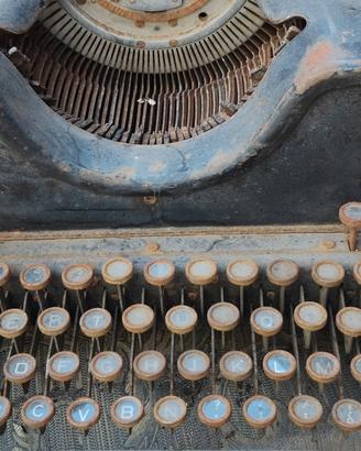 macchina da scrivere anni 50- 60