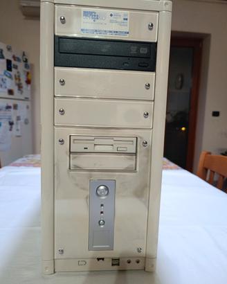 PC Fisso Tower Assemblato SO win 11
