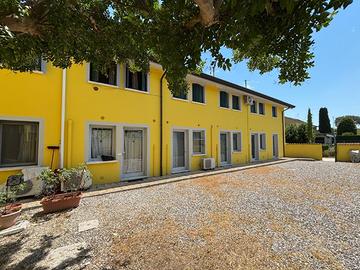 Miniappartamento arredato in centro, ideale anc...