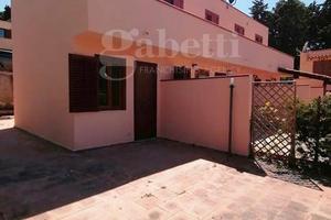 Porzione di villetta con corte esterna VC/26