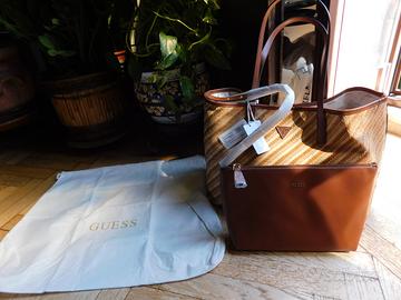 Borsa grande in paglia di Guess