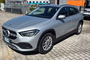 Mercedes-Benz GLA GLA-H247 2020 - 200 d Busin...