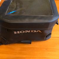 Portaoggetti da serbatoio