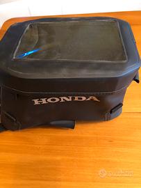 Portaoggetti da serbatoio