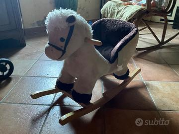 Cavallo a dondolo