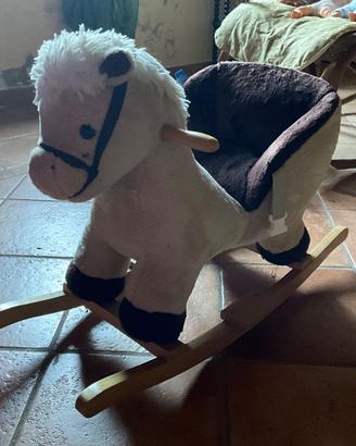 Cavallo a dondolo