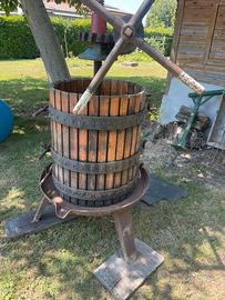 TORCHIO A VITE VERTICALE ANTICO – LEGNO E GHISA