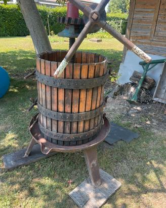 TORCHIO A VITE VERTICALE ANTICO – LEGNO E GHISA