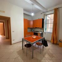 Trilocale oltre accessori in via Salandra