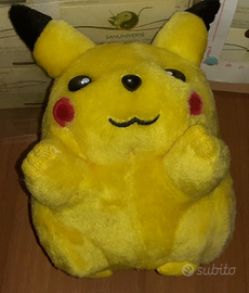 1 Peluche manga anime Pokemon Pikachu vintage Tomy