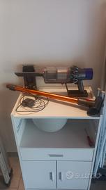 Dyson v8