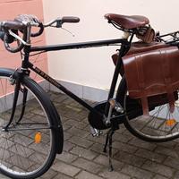 bicicletta di pregio superaccessoriata brooks