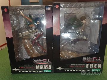Statua figure attack on titan Mikasa e eren