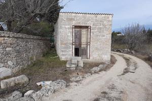 Terreno con Abitazione Rustica