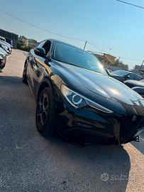 Alfa Romeo Stelvio 2.2 Turbodiesel 160 CV AT8 RWD 