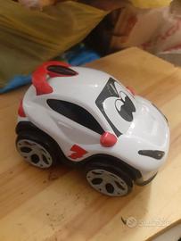 Automobile giocattolo Chicco.