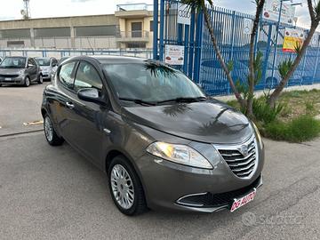 Lancia Ypsilon 1.2 benzina 69 cavalli 2012