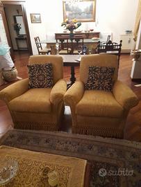 coppia di poltrone antiche 