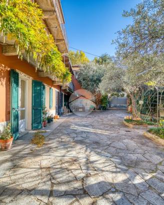 VILLA SINGOLA A RIVOLI