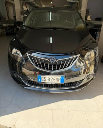 Lancia y ypsilon platino 2024 - 10000 km