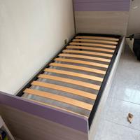 Letto con rete a doghe