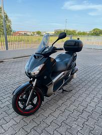 Yamaha xmax 250