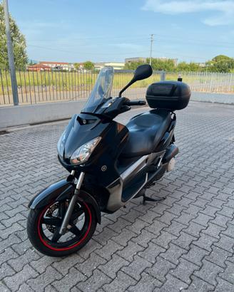 Yamaha xmax 250