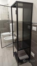 Colonnina in vetro e profili in ferro