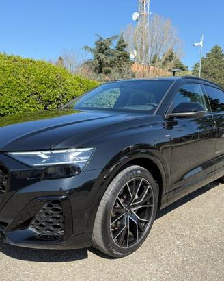 AUDI Q8 50 TDI 286 CV quattro S line edition Bla